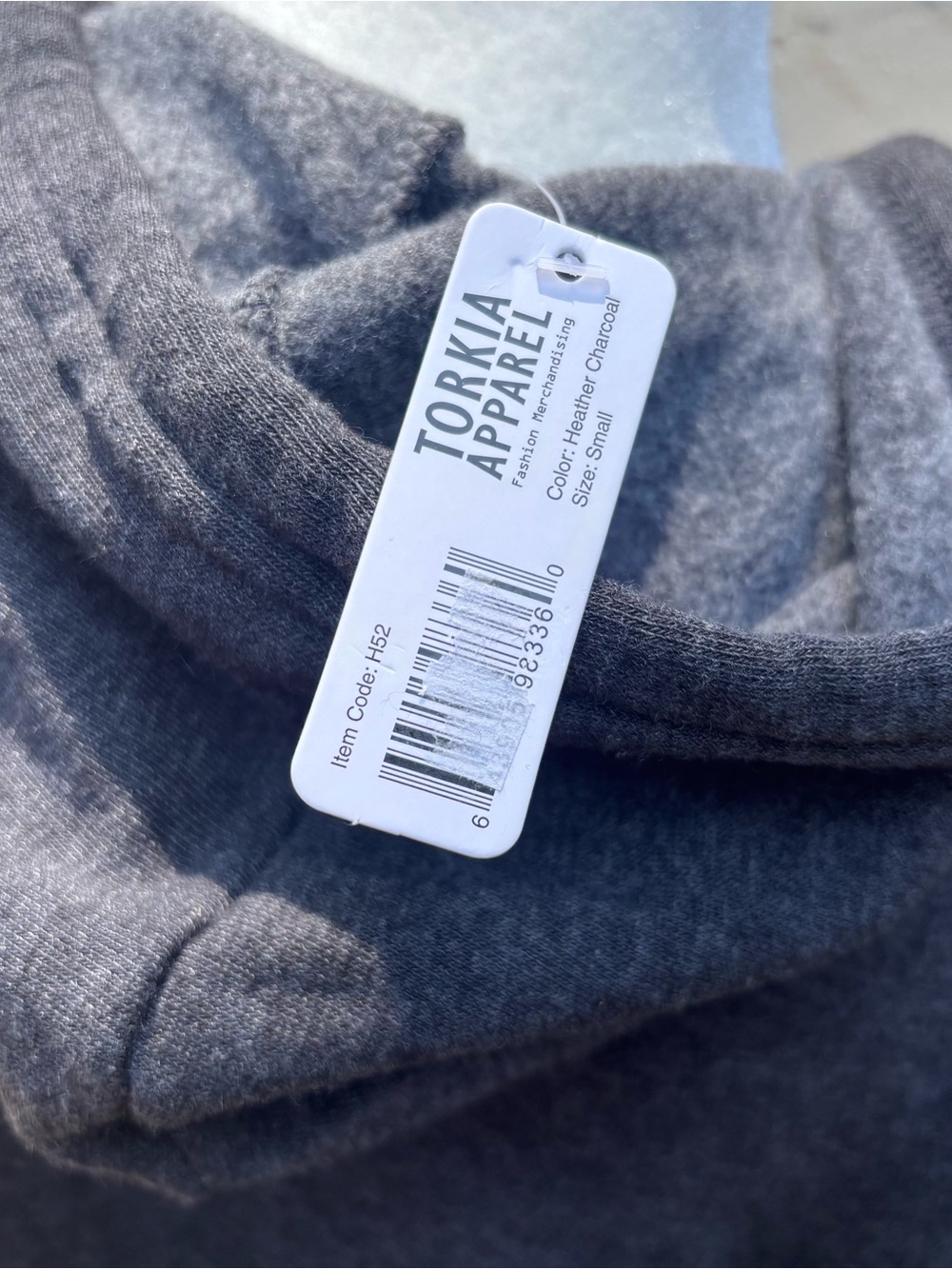 Cropped Black 'New York' Pullover Hoodie - Picture 4 of 9